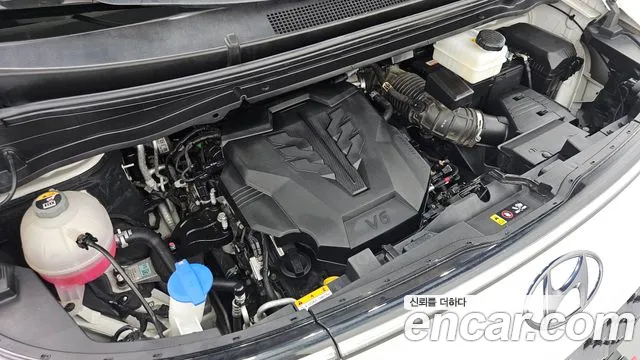 Hyundai Staria 2023 thumb 6
