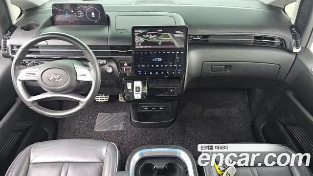 Hyundai Staria 2023 thumb 7