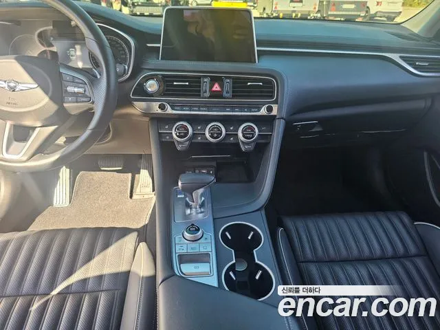 Genesis G70 2019 thumb 12