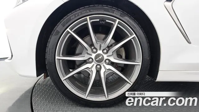 Genesis G70 2020 thumb 5