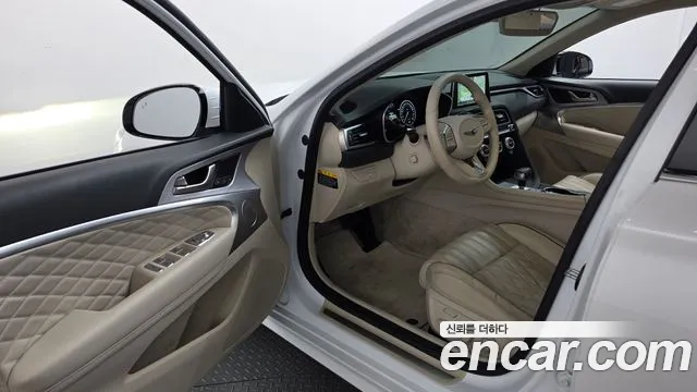 Genesis G70 2020 thumb 10