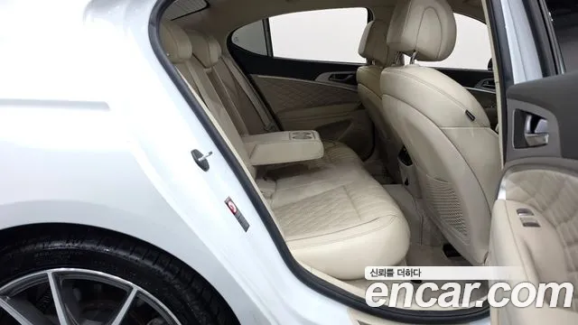 Genesis G70 2020 thumb 11