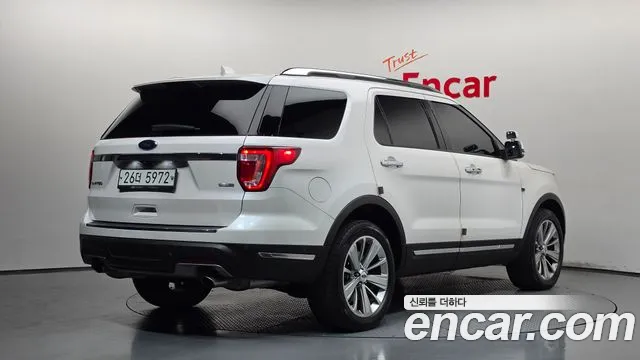 Ford Explorer 2019 thumb 2