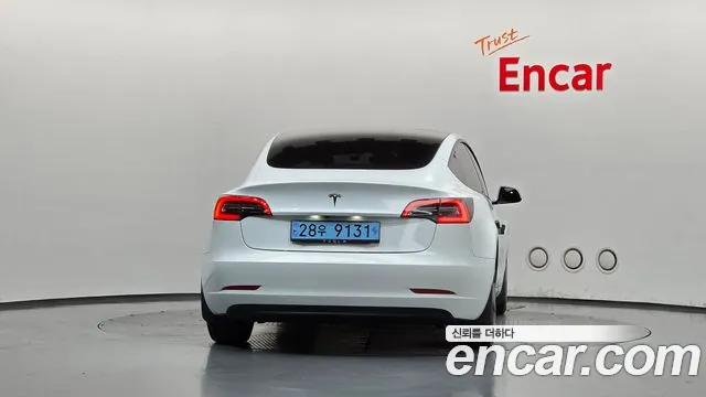 Tesla Model 3 2021 thumb 4