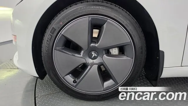Tesla Model 3 2021 thumb 5
