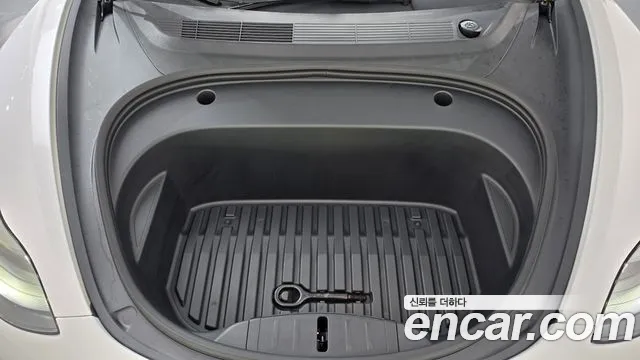 Tesla Model 3 2021 thumb 6