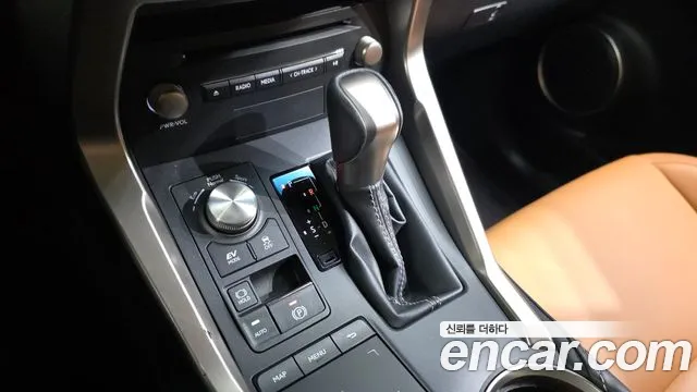 Lexus NX 2019 thumb 9