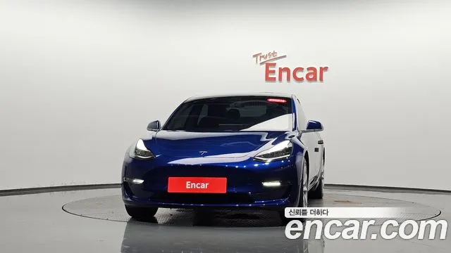 Tesla Model 3 2020 thumb 2