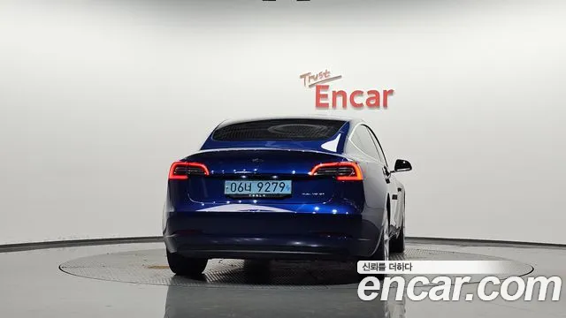 Tesla Model 3 2020 thumb 3