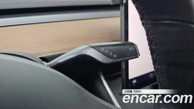 Tesla Model 3 2020 thumb 8