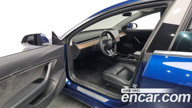 Tesla Model 3 2020 thumb 9