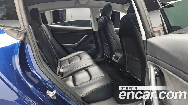 Tesla Model 3 2020 thumb 10