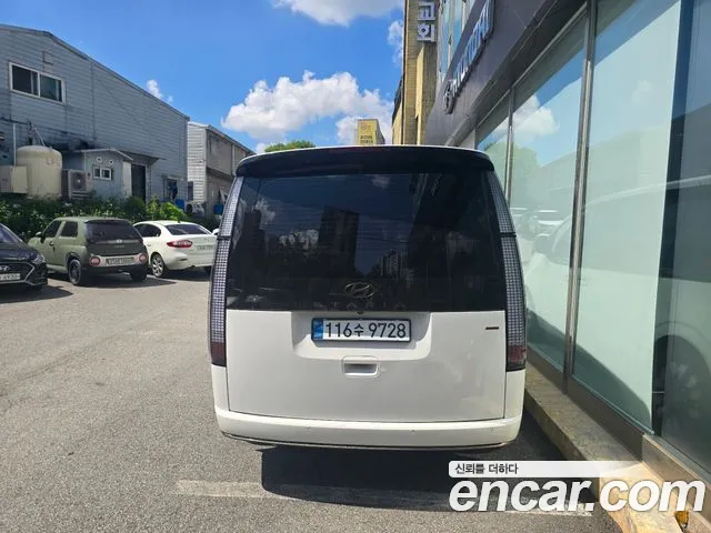 Hyundai Staria 2025 thumb 2