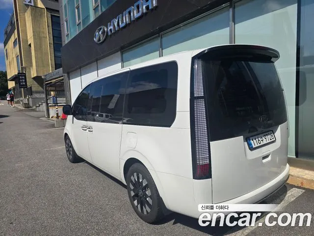 Hyundai Staria 2025 thumb 3