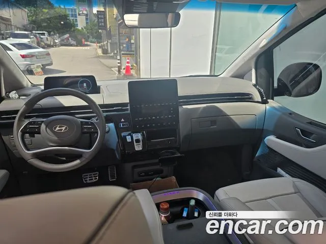 Hyundai Staria 2025 thumb 7