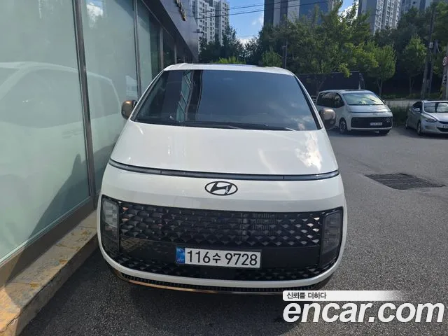 Hyundai Staria 2025 thumb 12