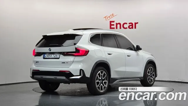 BMW X1 2024 thumb 2