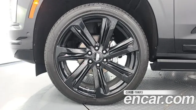 Cadillac Escalade 2025 thumb 5