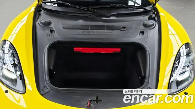 Porsche Cayman 2024 thumb 6