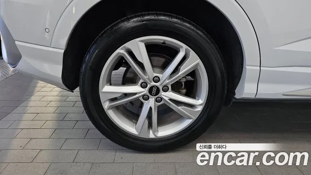 Audi Q3 2022 thumb 5