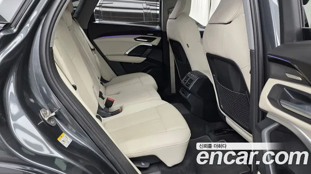 Audi Q5 2025 thumb 11