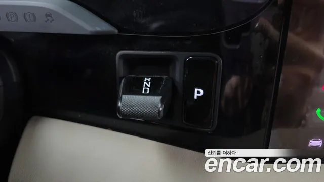 Porsche Taycan 2023 thumb 9