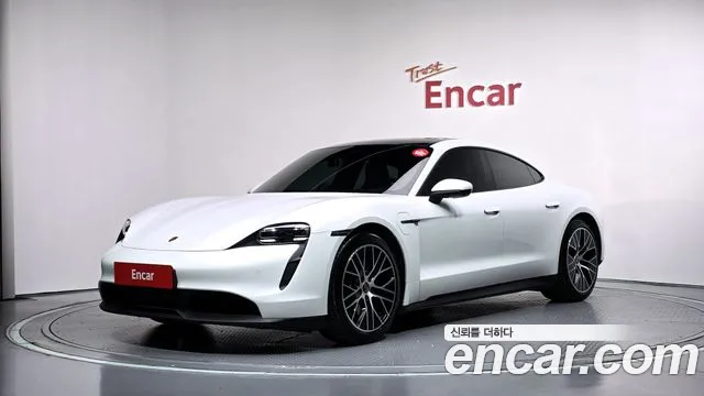 Porsche Taycan 2023 thumb 11