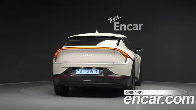 Kia EV6 2021 thumb 3
