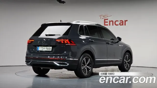 Volkswagen Tiguan 2021 thumb 2