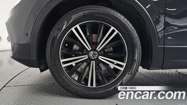 Volkswagen Tiguan 2021 thumb 5