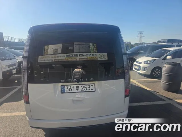 Hyundai Staria 2024 thumb 2