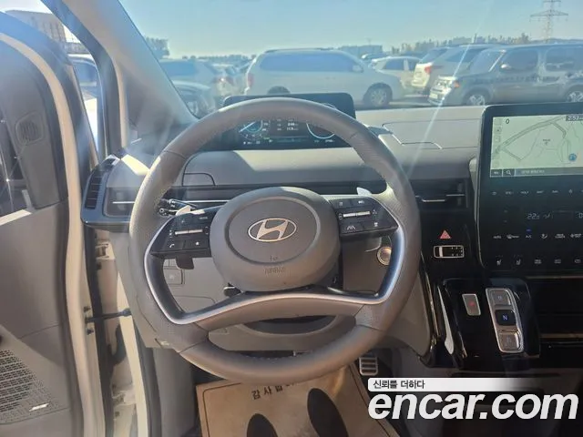 Hyundai Staria 2024 thumb 7
