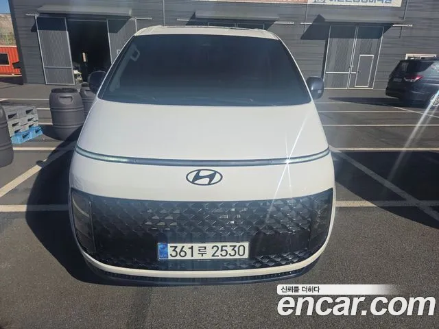 Hyundai Staria 2024 thumb 11