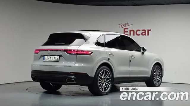 Porsche Cayenne 2021 thumb 2