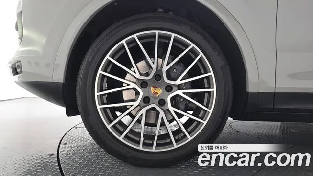 Porsche Cayenne 2021 thumb 5
