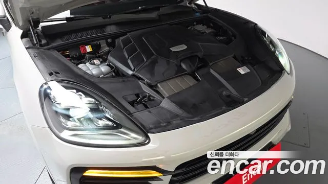 Porsche Cayenne 2021 thumb 6
