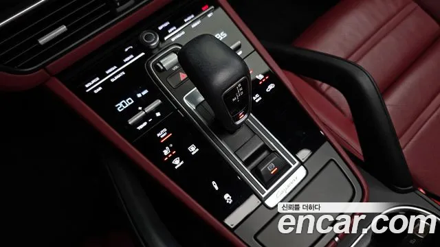 Porsche Cayenne 2021 thumb 9