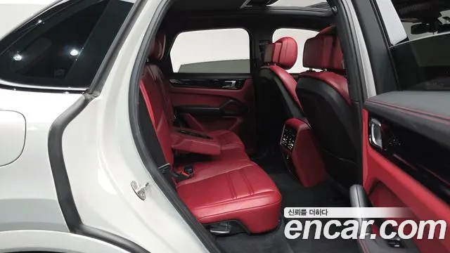 Porsche Cayenne 2021 thumb 11