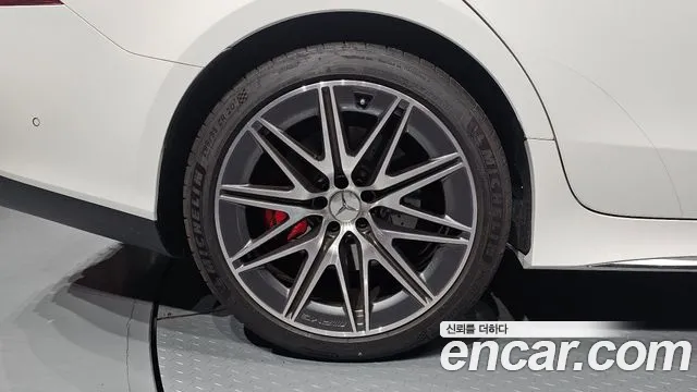 Mercedes-Benz AMG GT 2026 thumb 5