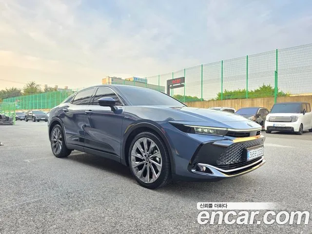 Toyota Crown 2024 thumb 2