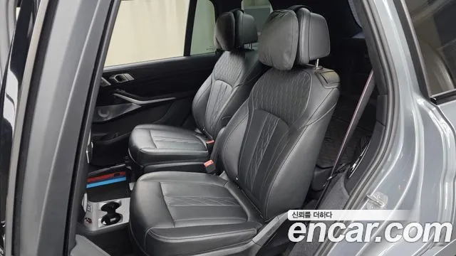 BMW X7 2023 thumb 11