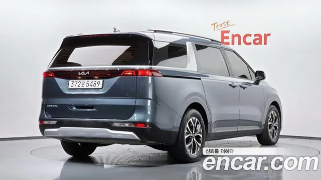 Kia Carnival 2022 thumb 2