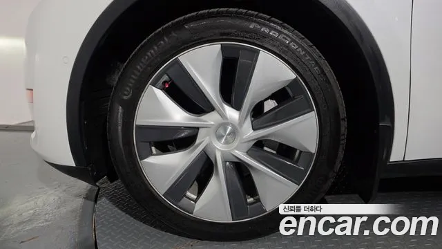 Tesla Model Y 2022 thumb 4