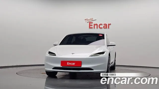 Tesla Model 3 2026 thumb 3