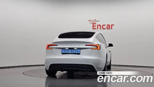 Tesla Model 3 2026 thumb 4