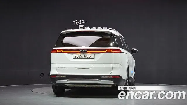 Kia Carnival 2022 thumb 4