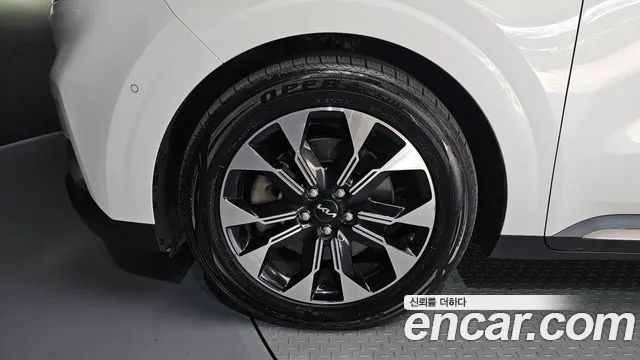 Kia Carnival 2022 thumb 5