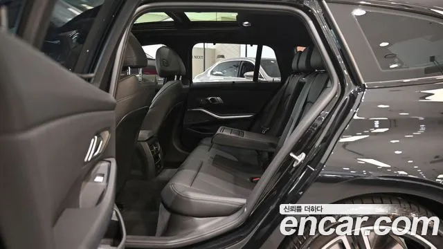 BMW 3-Series 2026 thumb 10