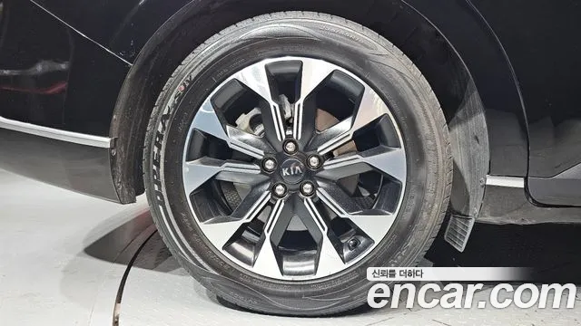 Kia Carnival 2021 thumb 5