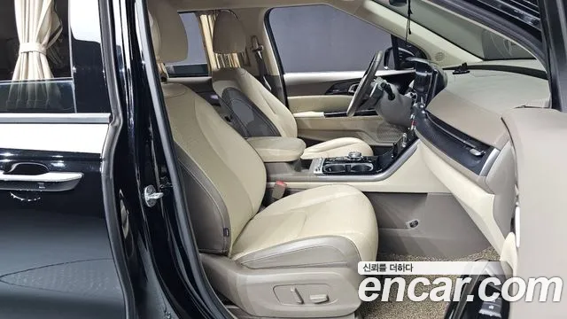 Kia Carnival 2021 thumb 12